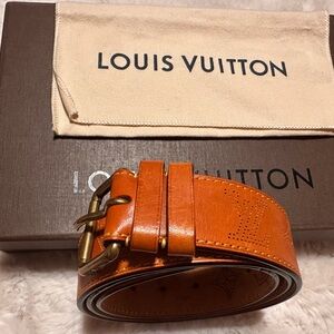 LV unisex belt. Size 100/40.